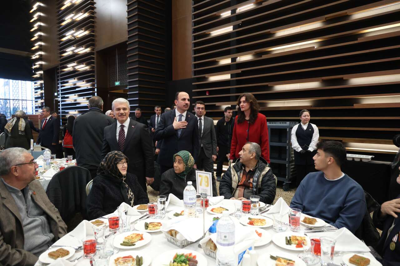 Konya’yı yönetenler ilk iftarı şehit aileleri ve gazilerle açtı 1
